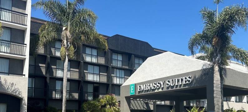 希尔顿安泊酒店-圣路易斯奥比斯波(Embassy Suites by Hilton San Luis Obispo)图片