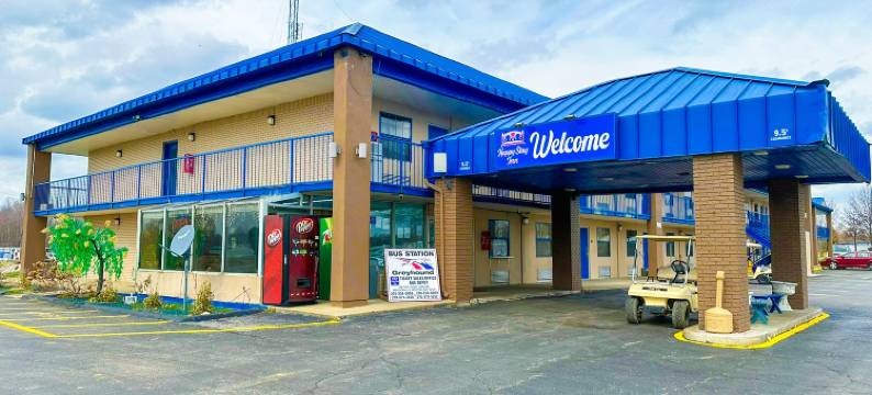 OYO 麦迪逊维尔 I-69 快乐住宿汽车旅馆(Happy Stay Inn Madisonville I-69 by OYO)图片