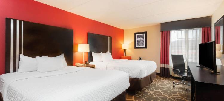 夏莫维尔拉昆塔温德姆套房酒店/ 新河峡谷国家公园(La Quinta Inn & Suites Summersville/New River National Park)图片