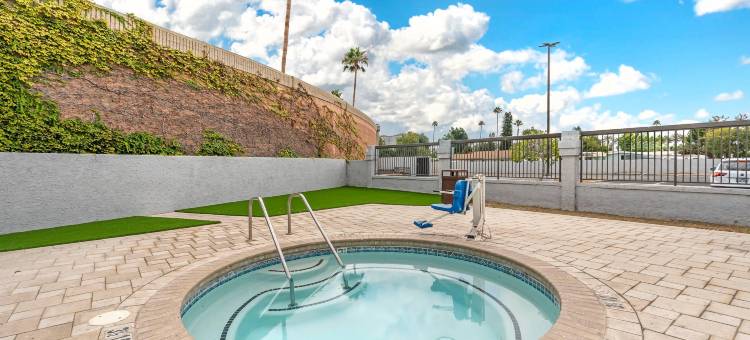 阿纳海姆度假村舒适酒店(Comfort Inn Anaheim Resort)图片