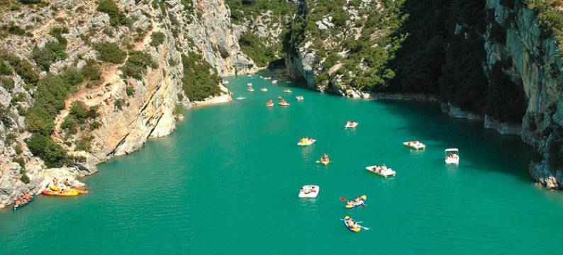 Scenic Village Home with Lake Panorama图片