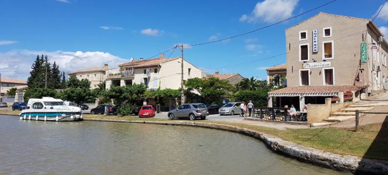 Olonzac Escape: Pool & Charm图片