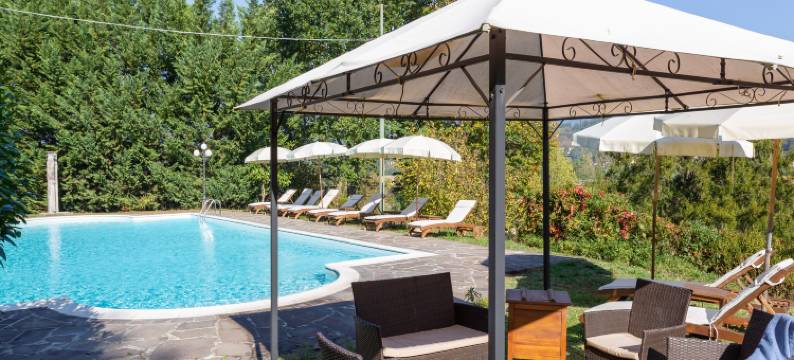 Villa in Mugello Hills with Private Pool图片