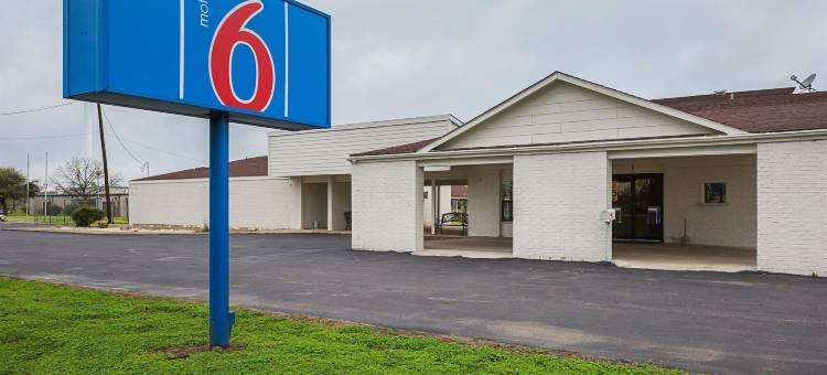 麦迪逊维尔6号汽车旅馆(Motel 6 Madisonville, TX)图片