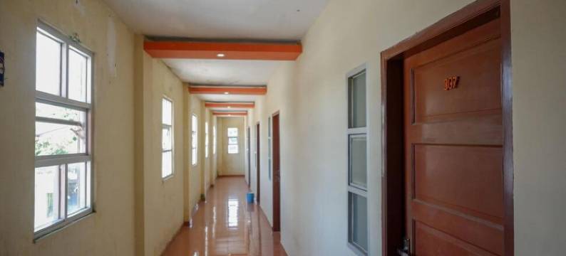 红多兹酒店@洛萨里区2号(RedDoorz @ Losari Area 2)图片