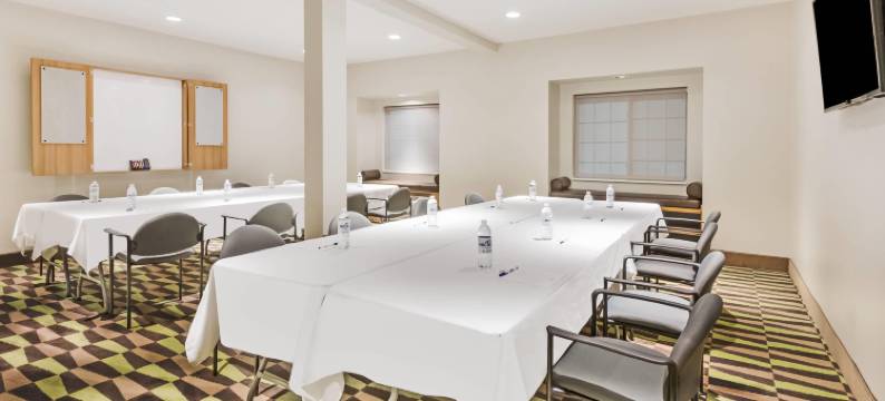 温德姆克拉马斯瀑布麦客达酒店(Microtel Inn & Suites by Wyndham Beaver Falls)图片