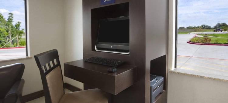 冈萨雷斯温德姆戴斯套房酒店(Days Inn & Suites by Wyndham Gonzales TX)图片