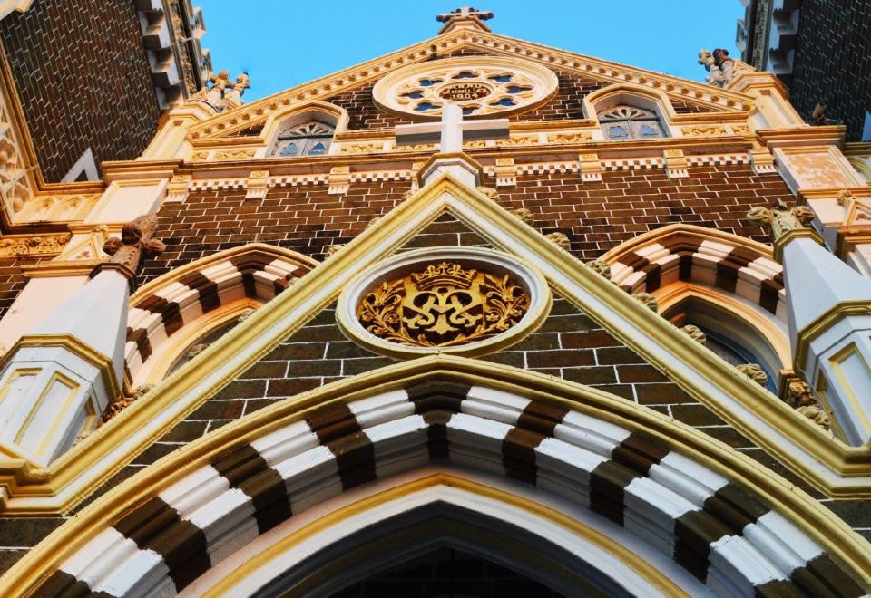 Holiday Inn MUMBAI INTERNATIONAL AIRPORT by IHG Hotel Overview