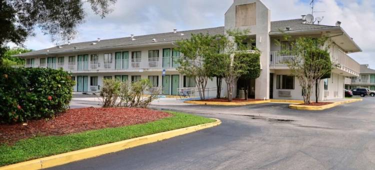 皮尔斯堡6号汽车旅馆(Motel 6 Ft. Pierce, FL)图片