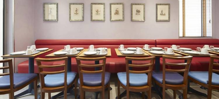 巴黎14区曼恩大道蒙帕纳斯钟楼酒店(Campanile Paris 14 - Maine Montparnasse)图片