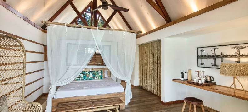 康斯丹萨哈班其娜(Constance Tsarabanjina - All Inclusive)图片