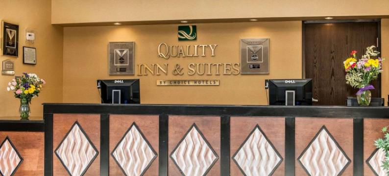 马图恩南品质套房酒店(Quality Inn & Suites Mattoon South)图片