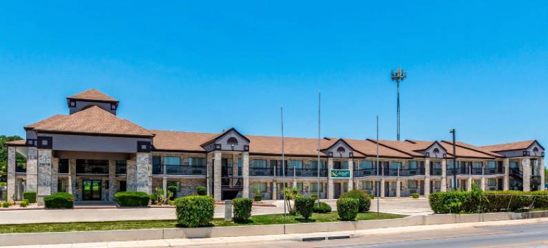 东 I-10 近佛斯特银行中心凯艺酒店(Quality Inn I-10 East Near Frost Bank Center)图片