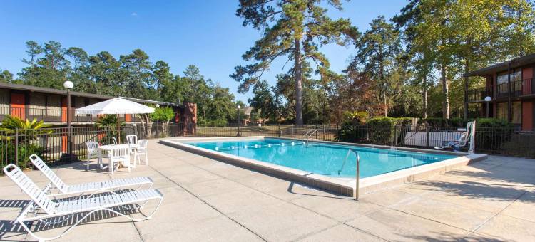 塔拉哈西会议中心I-10温德姆戴斯套房酒店(Days Inn & Suites by Wyndham Tallahassee Conf Center I-10)图片