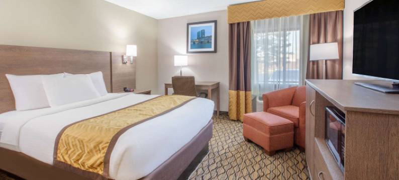 大急流城机场呗盟套房酒店(Baymont by Wyndham Grand Rapids Airport)图片