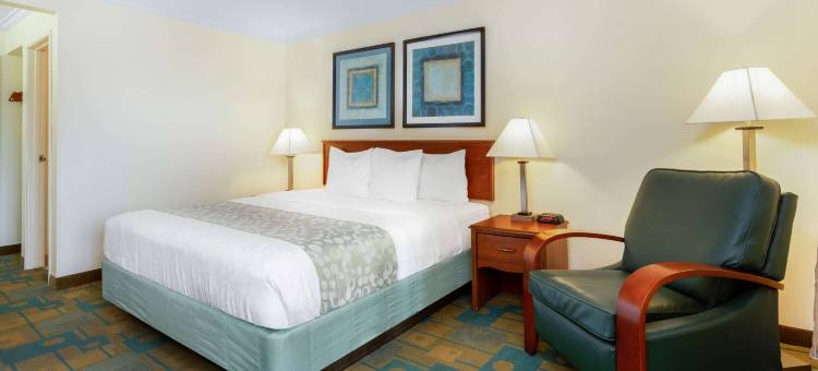 芝加哥威罗布鲁克拉昆塔温德姆酒店(La Quinta Inn by Wyndham Chicago Willowbrook)图片