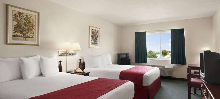 罗密欧威尔戴斯套房酒店(Days Inn & Suites by Wyndham Romeoville)图片
