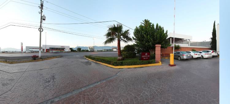 萨尔蒂洛嘉年华酒店(Fiesta Inn Saltillo)图片