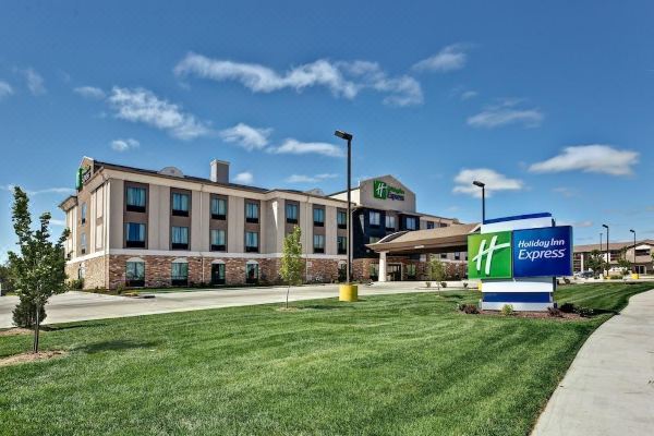 holiday inn hutchinson mn