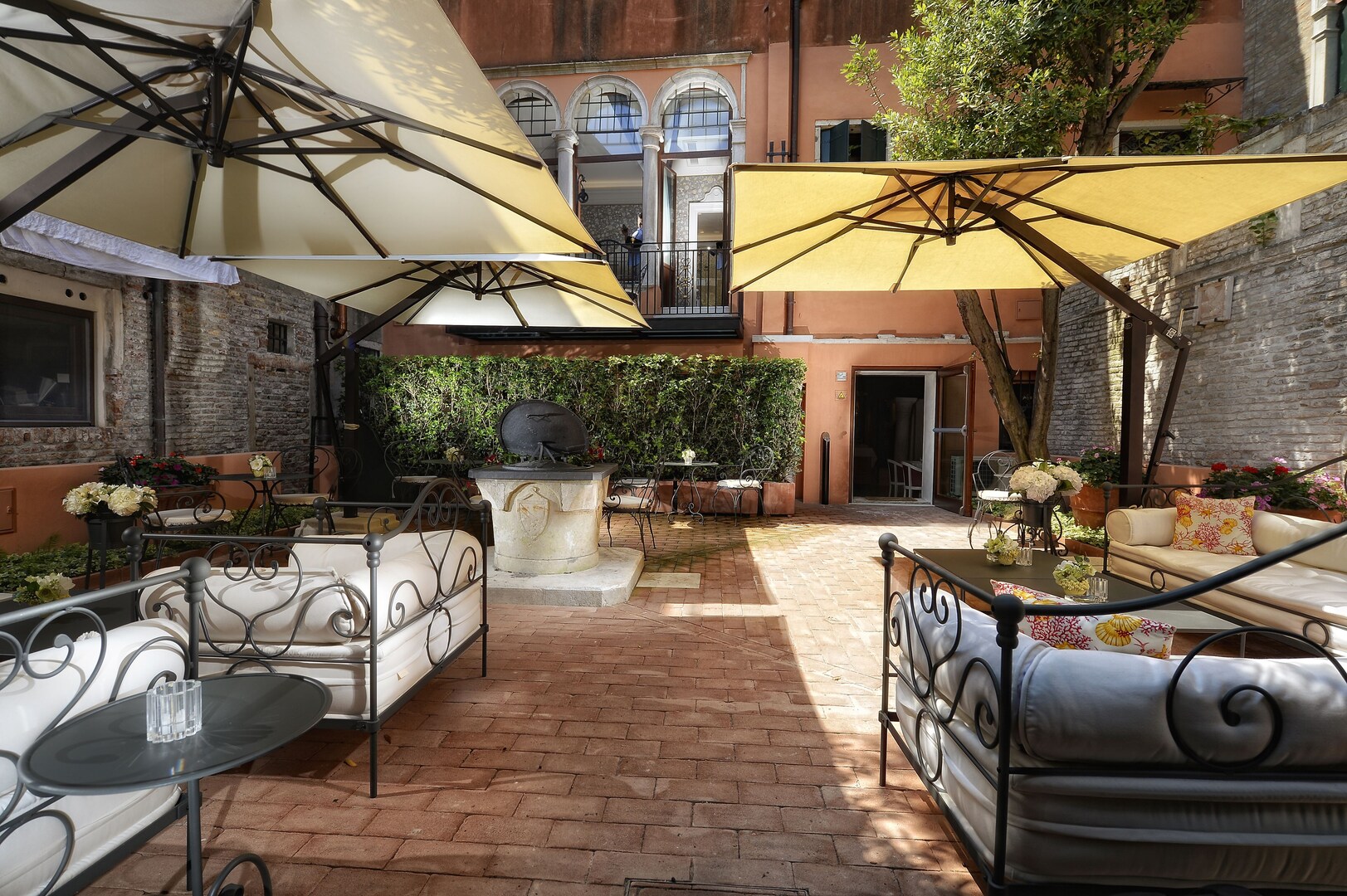 Palazzetto MadonnaOver view