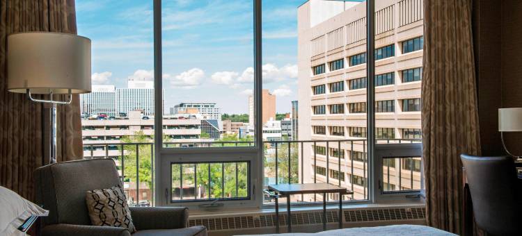 萨斯卡通骑士喜来登酒店(Sheraton Cavalier Saskatoon Hotel)图片