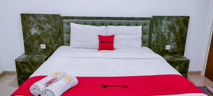 红多兹酒店@泗水苏科马马农格尔(RedDoorz at Sukomanunggal Surabaya)图片