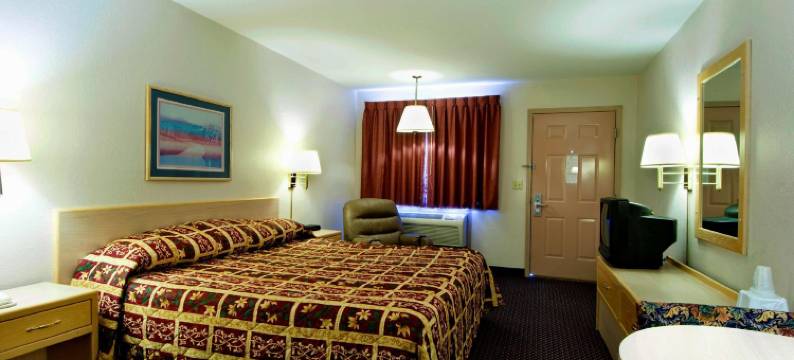 美洲贝斯特维佑酒店 - 加登城(Americas Best Value Inn-Garden City)图片