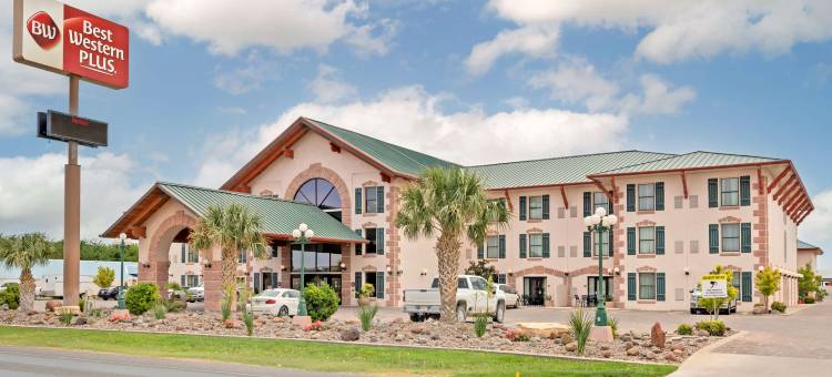 瑞士小屋贝斯特韦斯特优质套房酒店(Best Western Plus Swiss Chalet Hotel  Suites)图片