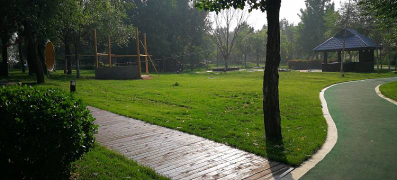 北戴河新区蔚蓝海岸旁一杯澜别墅(香海湾路分店)图片