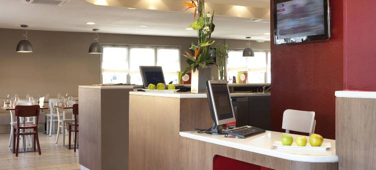 布里康特罗伯特基里亚德酒店(Kyriad Brie Comte Robert)图片