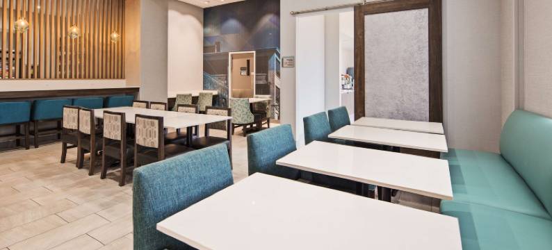 贝斯特韦斯特优质威尔克斯巴雷斯克兰顿优质机场酒店(Best Western Plus Wilkes Barre-Scranton Airport Hotel)图片