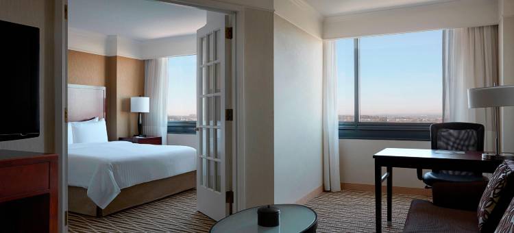 华盛顿杜勒斯万豪套房酒店(Washington Dulles Marriott Suites)图片