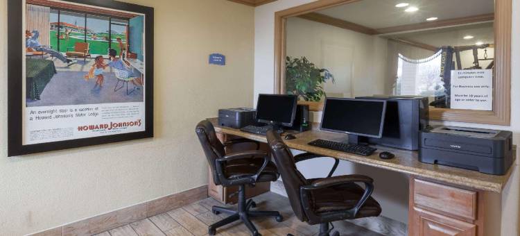 罗姆鲁斯底特律大都会机场豪生酒店(Howard Johnson by Wyndham Romulus Detroit Metro Airport)图片