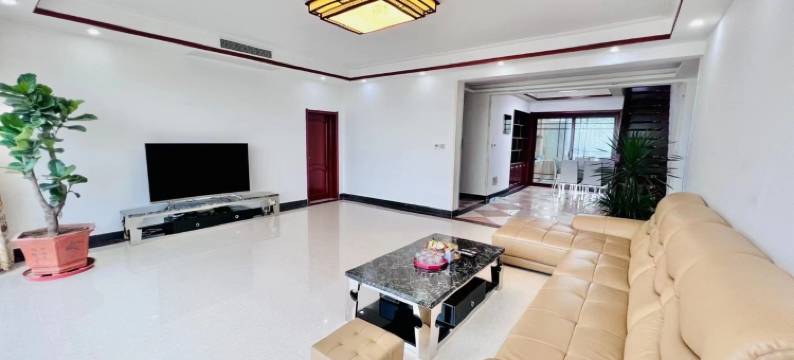 鸣海居点击头像查看更多房源民宿(东港路分店)图片