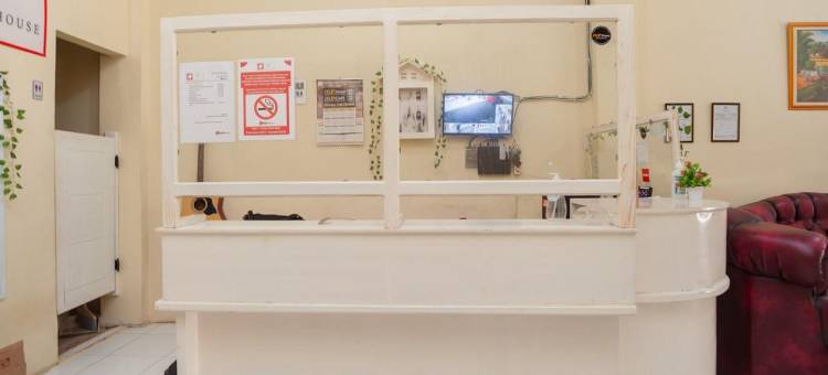 红多兹酒店-近普林瑟乌穆罕默迪耶大学(RedDoorz Near Universitas Muhammadiyah Pringsewu)图片