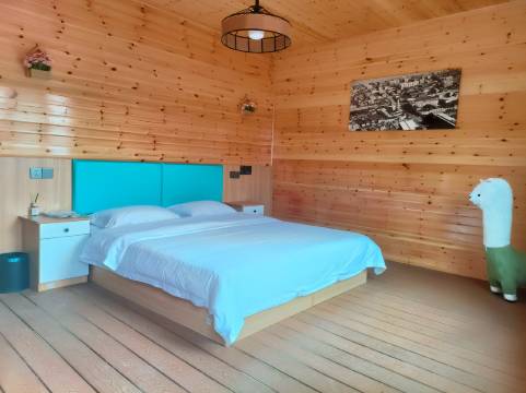 花匠房东民宿(雪野环湖路绿道分店)