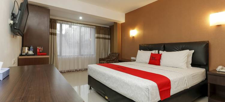 红门酒店普拉斯@望加锡格兰德波普勒酒店(Collection O Losari Near Pantai Losari Formerly Hotel Grand Populer)图片