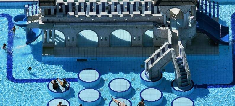 伊莫拉乌德法尔哈兹酒店(Imola Udvarház Dessert Hotel)图片