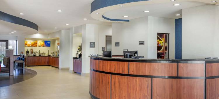 舒适套房酒店-惠特塞特格林斯博罗东(Comfort Suites Whitsett - Greensboro East)图片