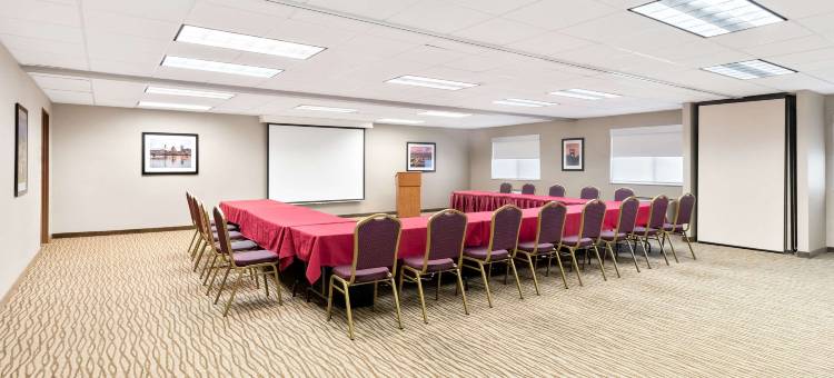 波特兰机场舒适套房酒店(Comfort Suites Portland Airport)图片