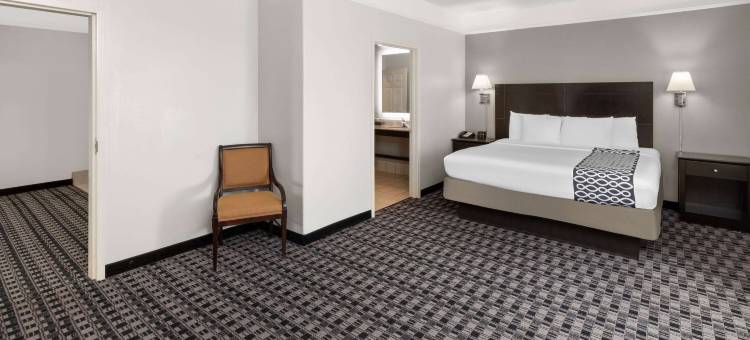 迪尔帕克拉昆塔温德姆套房酒店(La Quinta Inn & Suites by Wyndham Deer Park)图片