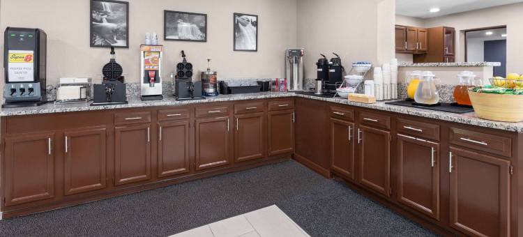 布里奇波特速8酒店(Super 8 by Wyndham Bridgeport/Clarksburg Area)图片