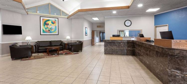 温德姆法明顿贝蒙特酒店(Baymont Inn and Suites by Wyndham Farmington, MO)图片