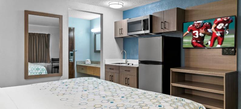 红屋顶酒店-弗林特(HomeTowne Studios Flint)图片