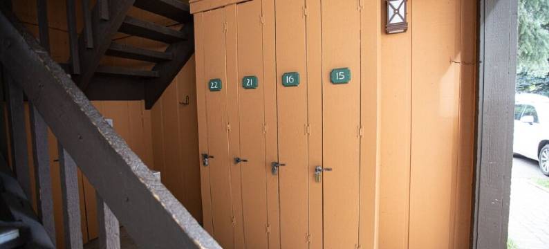 Top-Floor Alpine Condo • Mountain Views • on Free Bus Line • Perfect for Couples图片