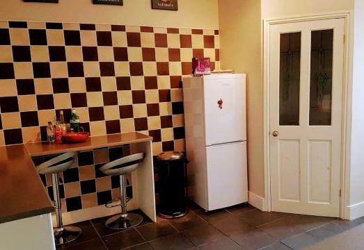 Spacious 4 Bed Maisonette on Scottish Borders High Street Hotel Overview