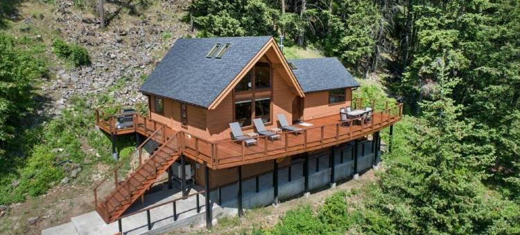 潘德奥雷湖畔设有游戏室的豪华木屋-全新翻修！(Luxury Waterfront Cabin on Lake Pend Oreille with Game Room - Fully Remodeled!)图片