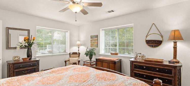 WE ARE A CHARMING DUPLEX/ 2 HOMES 4 BEDROOM 4 BATH /2 GARAGES +EV图片
