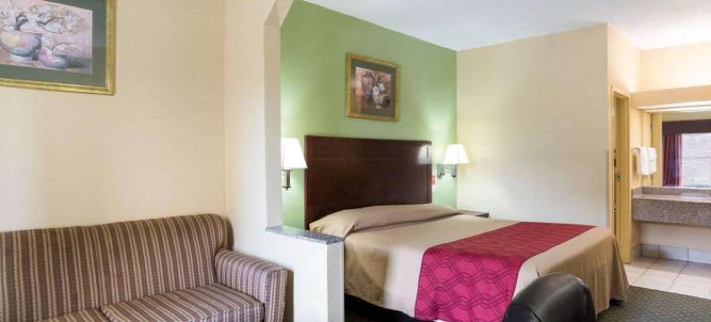 新奥尔良根特利罗德威酒店及套房(Rodeway Inn & Suites New Orleans Gentilly)图片