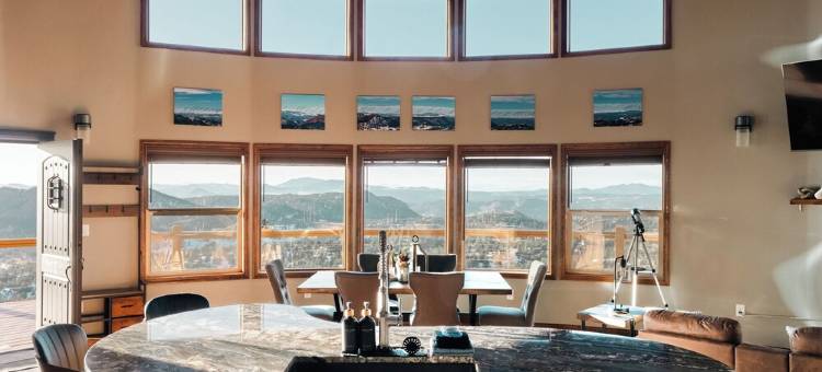 Luxury Off-Grid Yurt: Hot Tub, Epic Views, WiFi, 10 Mins from Cripple Creek!图片